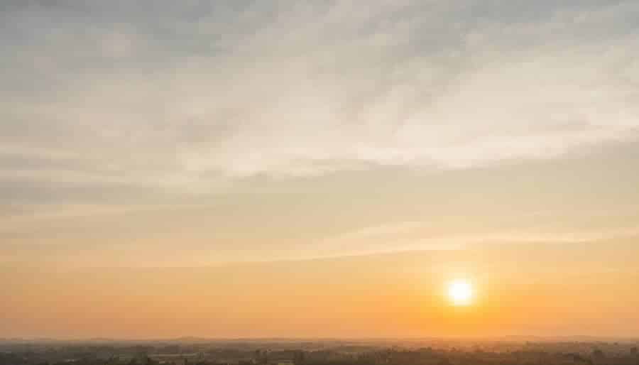 Open horizon at sunrise symbolizing inner clarity and alignment